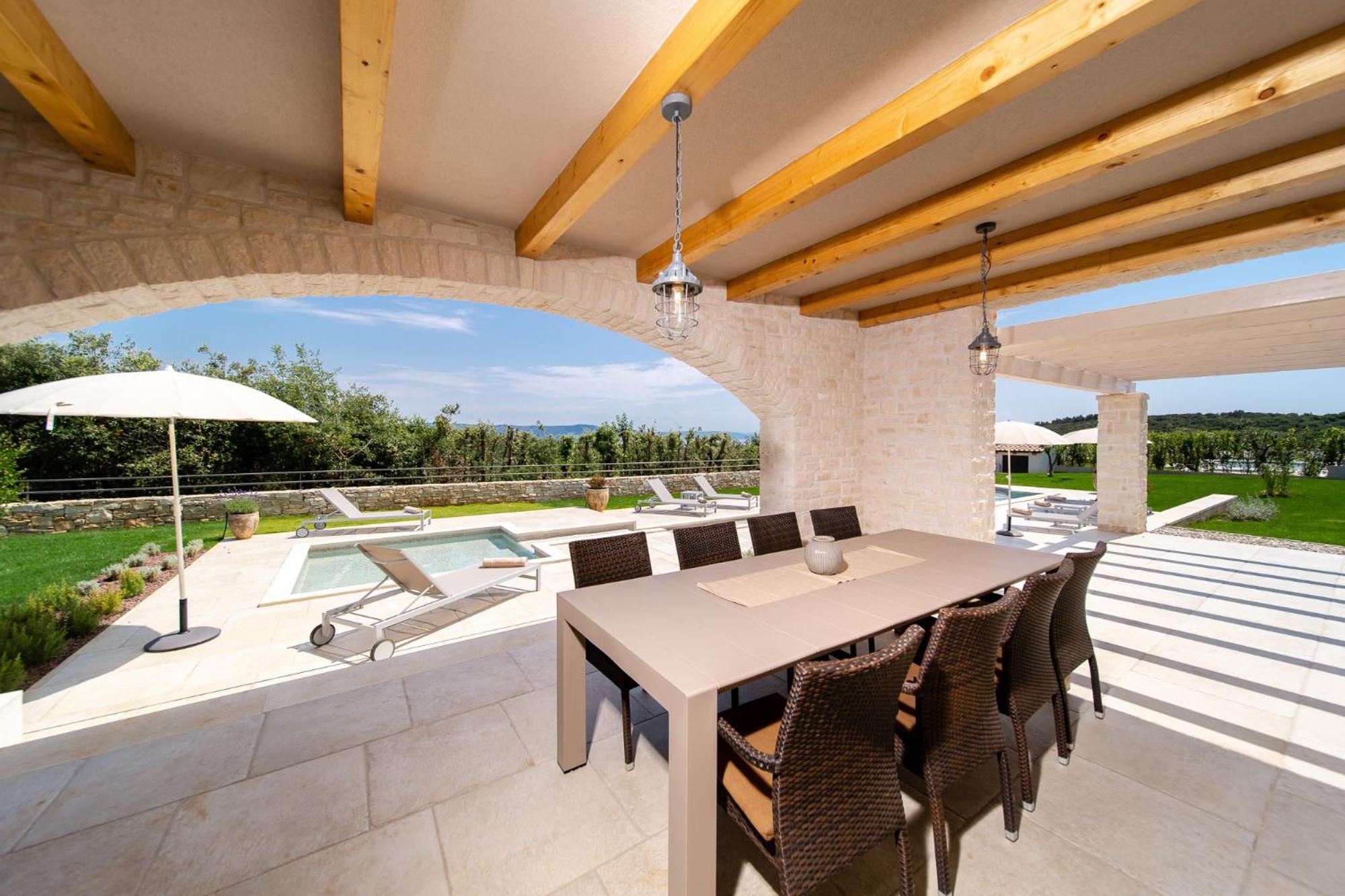 Mirana Luxury *