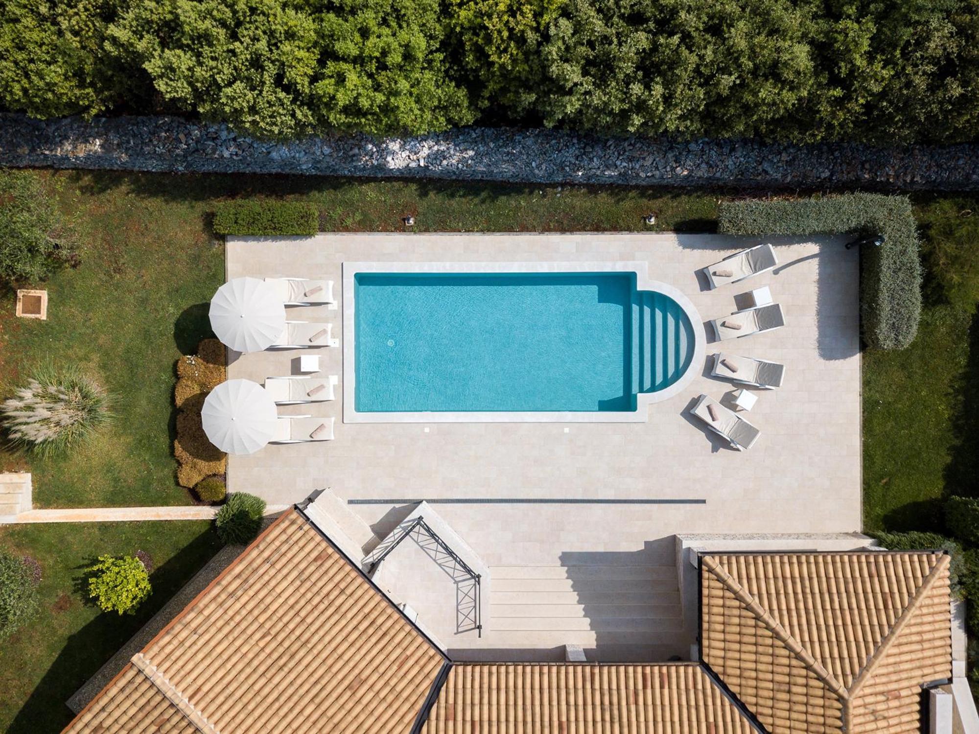 Mirana Luxury Kavran