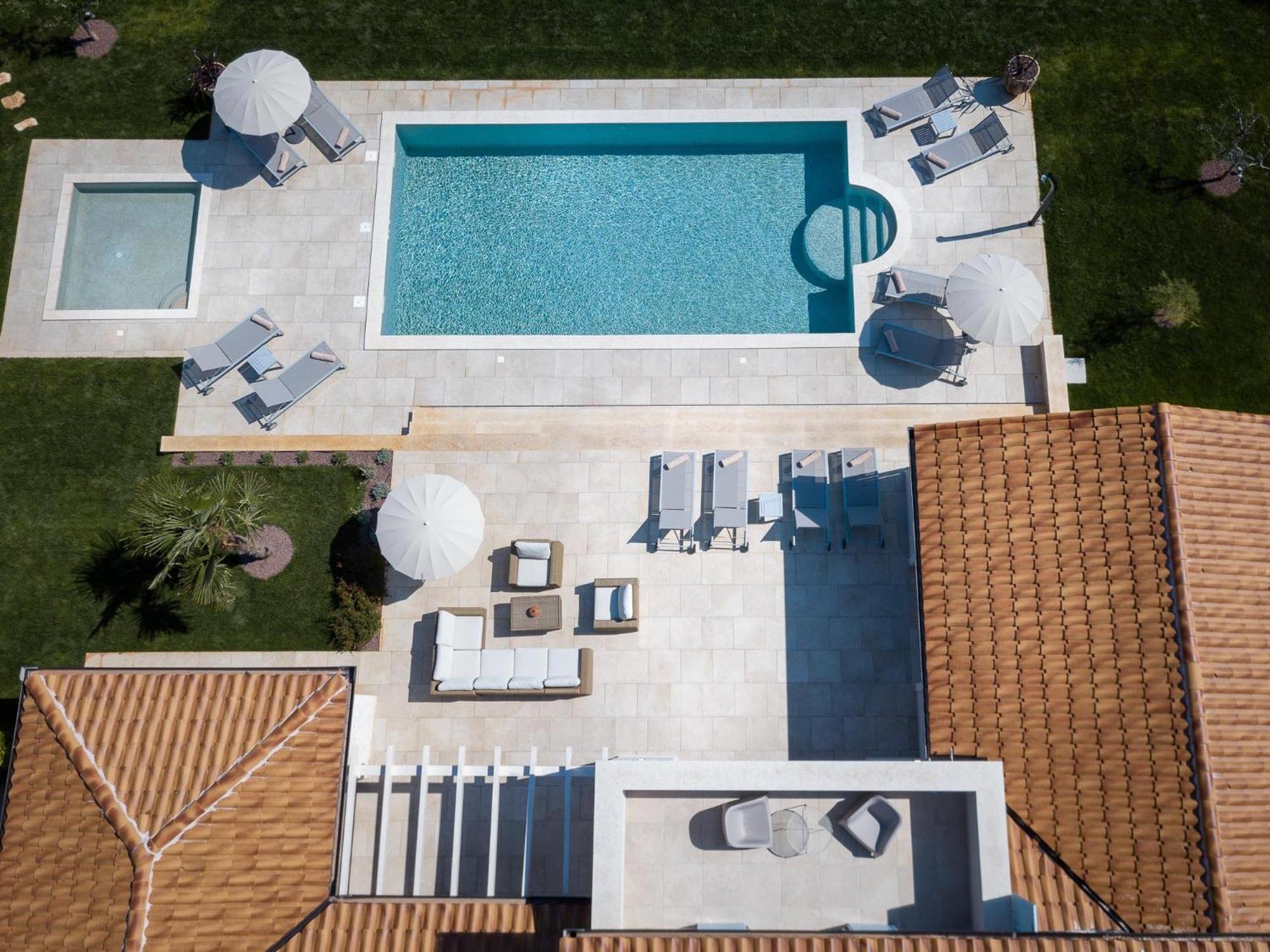 Mirana Luxury Villa *