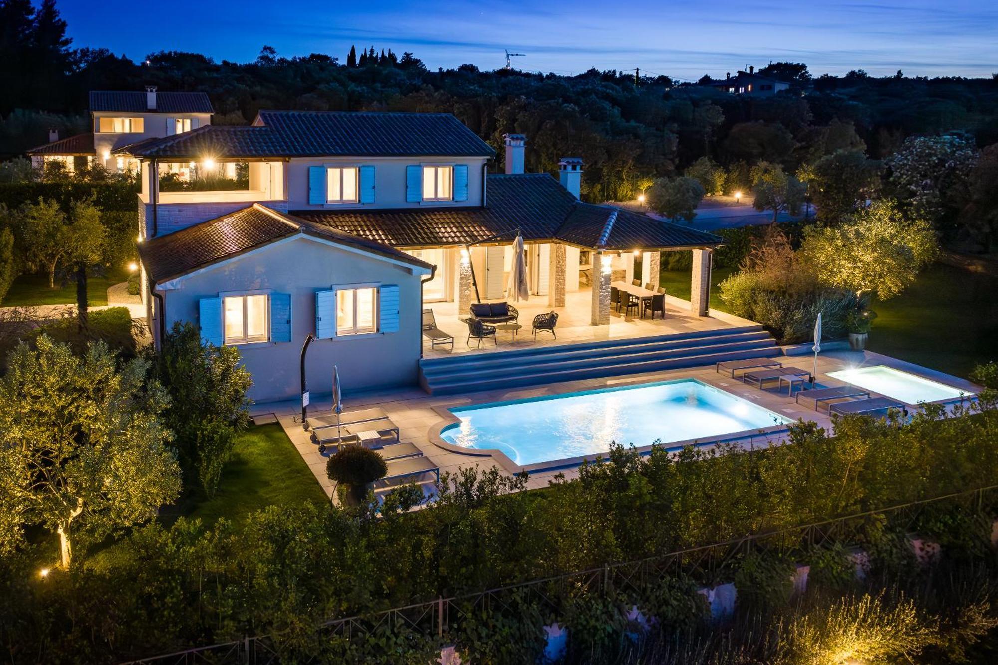 Mirana Luxury Kavran