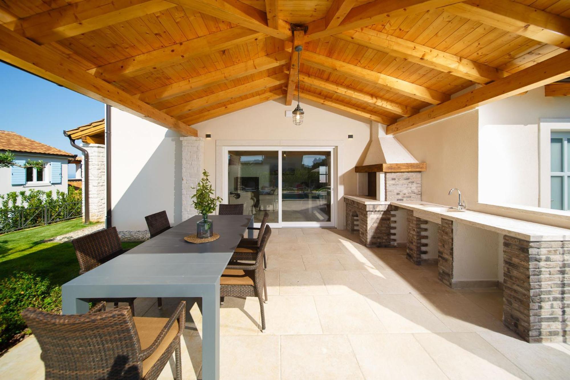 Mirana Luxury Villa *