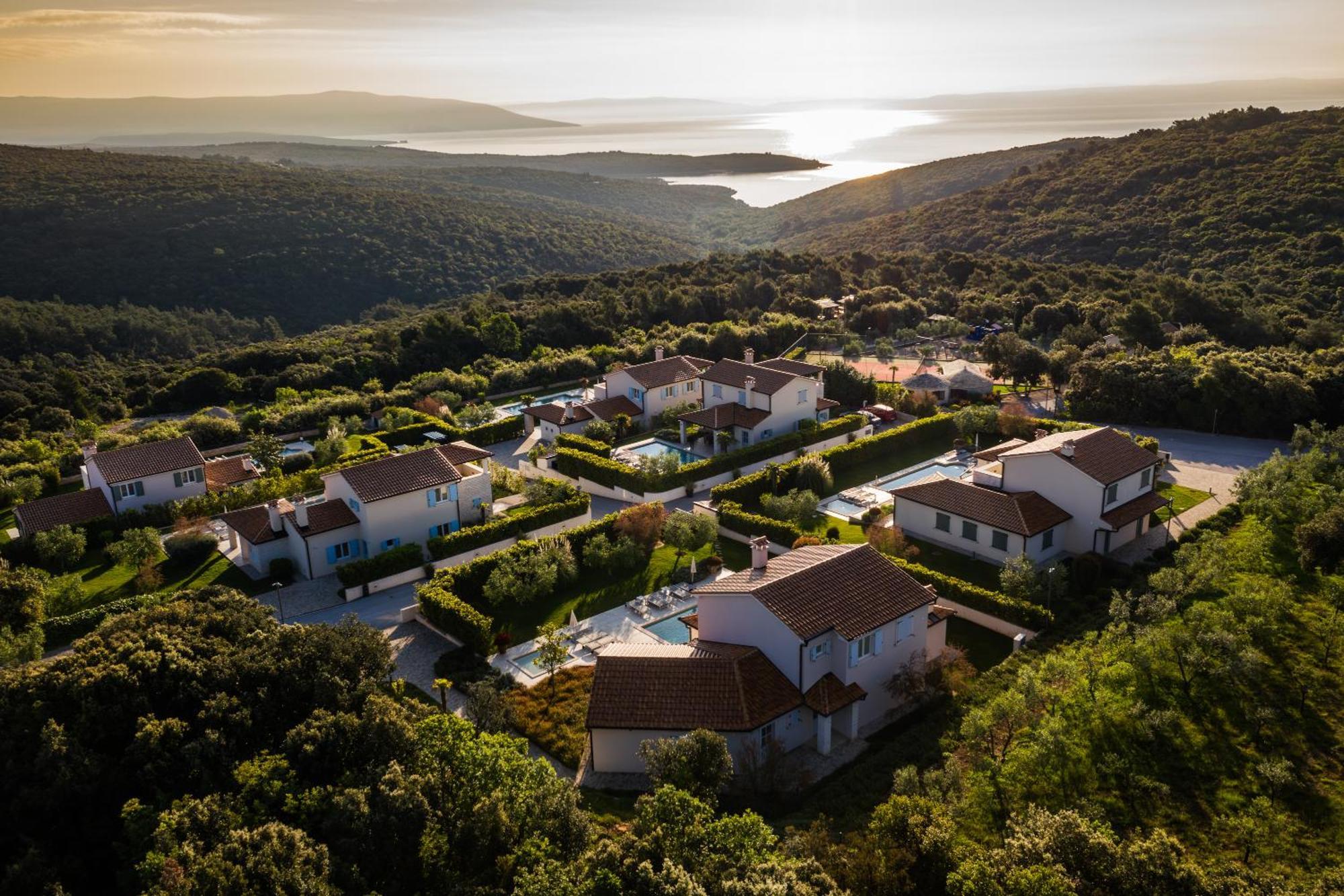 Mirana Luxury Villa *
